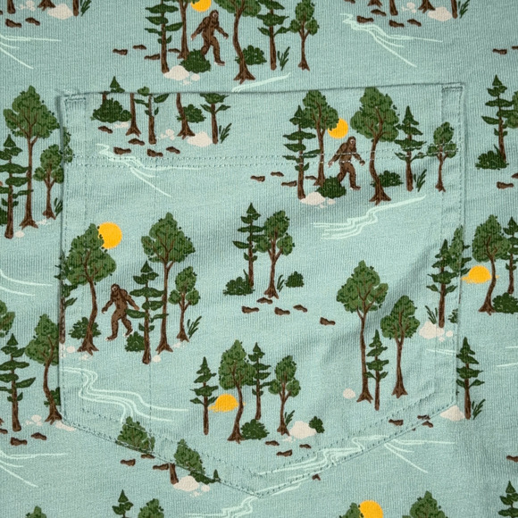 Duluth Trading Shirt Adult 2XL XXL Green Bigfoot Sasquatch Yeti Outdoor Woods - Picture 5 of 12